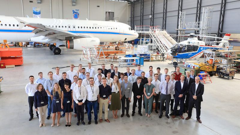 Für die DLR/NASA-Design-Challenge hatten sich in diesem Jahr auf deutscher Seite 41 Studenten verteilt auf sieben Teams aus sechs Hochschulen angemeldet. (DLR/www.lindner-fotografie.de)