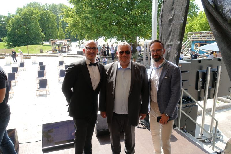 (v. l.) Helge Scherff (Nuvias), Michael Scheffler (Varonis) und Sven Richter (Nuvias) sind gespannt, wer das Grill-Battle gewinnen wird?! (Bild: IT-BUSINESS)