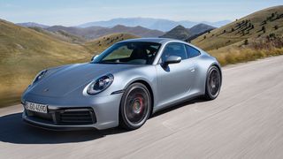 Porsche schlägt mit der achten Generation das nächste Kapitel in der Geschichte des legendären 911 auf. (Porsche )