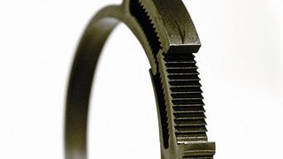 Ein pfiffiger „Herbie“ muss nicht immer mit dem allseits bekannt-beliebten „tollen Käfer“ assoziiert werden, denn das ist ein Herbie Clip, wie er von Bormann & Neupert auf der Fastener Fair gezeigt wird. Das Einsatzmetier dieses Produkts aus Nylon ist das dauerhafte Abdichten von Rohr- und Schlauchverbindungen im Maschinen- und Anlagenbau. Das Messe-Highlight lässt sich durch den patentierten Verschlussmechanismus „Multigrip“ immer wieder öffnen und schließen. Bis zu einem Betriebsdruck von 14 bar ist der in vielen Farben erhältliche Herbie Clip einsetzbar, sagt der Aussteller. (Bormann&Neupert)