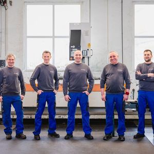 Das ist ein Beispiel für die Arbeitskleidung von Mewa, die man bei Albromet jetzt im Zuge der Modernisierung ausgewählt hat.(Bild:  Mewa)