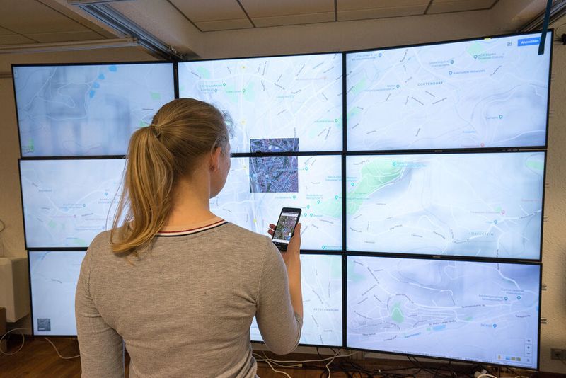 Künstliche Intelligenz findet immer häufiger Anwendung in unserem Alltag, zum Beispiel im Bereich Mobilität.  (Jens Grubert, Hochschule Coburg)