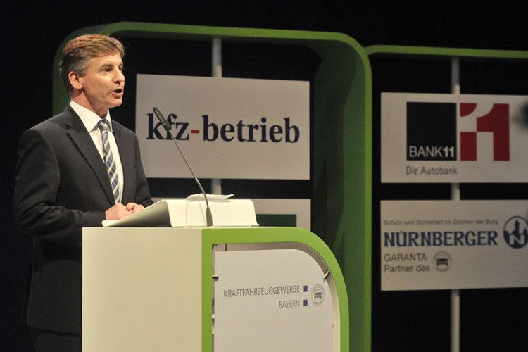 Partner bei Schmierstoffen – Emil Sopper für Fuchs-Schmierstoffe, vertrieben durch die Baywa AG in Bayern. (Foto: Zietz)