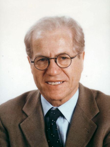 Prof. Dr. Dr. Joachim Wolf: Direktor des Instituts für Medizinische Mikrobiologie und Hygiene der Universität Regensburg. Sein Forschungsinteresse gilt der Entwicklung von neuen diagnostischen Verfahren und Impfstoffen. Neben der molekularbiolgieshcen Grundlagenforschung hat er auch biotechnologische Problemstellungen bearbeitet und Schnittstellen zur Mikrosystemtechnik geschaffen. (Archiv: Vogel Business Media)