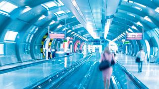 Im Bereich des ÖPNV fehlt immer noch in fast jeder zweiten Stadt oder Gemeinde eine E-Ticketing-Möglichkeit. Ähnlich sieht es bei der Bereitstellung von Fahrplänen in Echtzeit aus. (TÜV Rheinland)