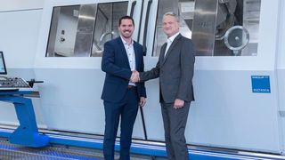 Noch bessere Millturn-Maschinen in der Zukunft! Denn WFL Millturn Technologies hat den langjährigen Partner Frai Elektromaschinenbau jetzt ganz zu sich geholt. Von links: Franz Plasonig, CEO von Frai und Norbert Jungreithmayr CEO von WFL beim Handschlag. (Bild: WFL)