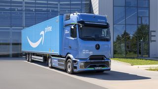 Die eActros 600 werden Amazons bestehendes Transportnetzwerk ab 2025 ergänzen.  (Bild: Daimler Truck AG)