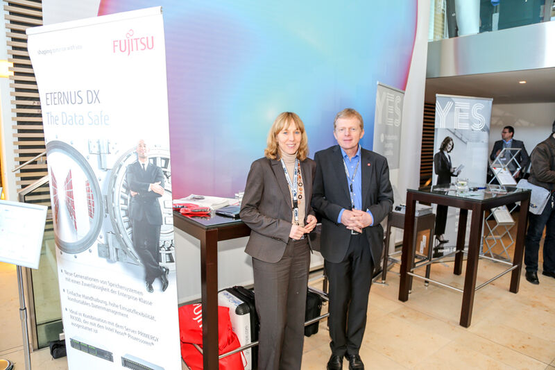 Nicole Krebs und Manfred Gandenberger von Fujitsu (Bild: SEP AG)