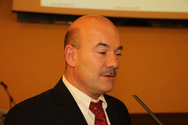 CHV-Präsident Peter Jakob darf sich freuen: Die Mitglieder bestätigten ihn einstimmig in seinem Amt. (Archiv: Vogel Business Media)