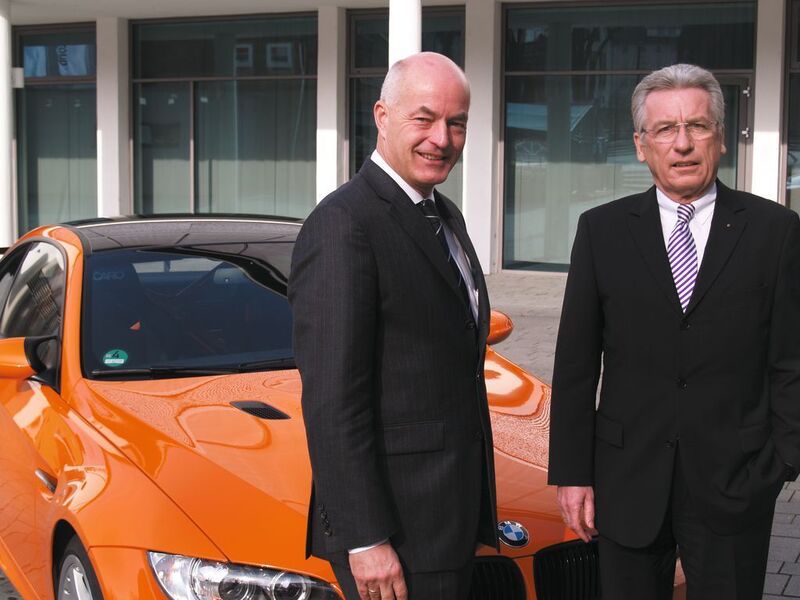Werner Entenmann, Präsident Verband Deutscher BMW-Vertragshändler e. V.: „2012 steht unternehmerisches Handeln mit dem richtigen Augenmaß im Vordergrund. Händler sollten das Gebrauchtwagengeschäft und vor allem die Preisstabilität im Fokus haben.“ (Richter)