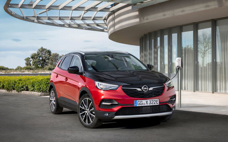 Der Plug-in-Hybrid folgt noch in diesem Jahr. (Opel)