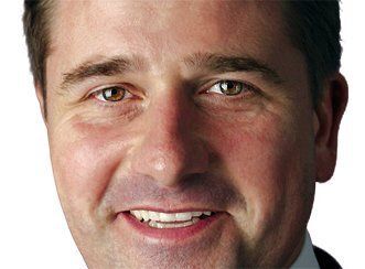 Volker Spanier, Leiter des Bereichs Factory Automation bei der Epson Deutschland GmbH: „Viel Freiheit bei der Anlagenkonzeption bieten zwei Kameraausführungen als stationäre oder mobil am Roboterarm integrierte Version.“ Bild: Epson (Archiv: Vogel Business Media)
