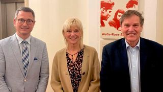 v.l.n.r: Dr. Lars Maier, stellvertretender Vorsitzender des LGR, Carolina Trautner MdL, Vorsitzende des LGR, Herrmann Imhof, Schriftführer des LGR. (© Bayerischer Landesgesundheitsrat)