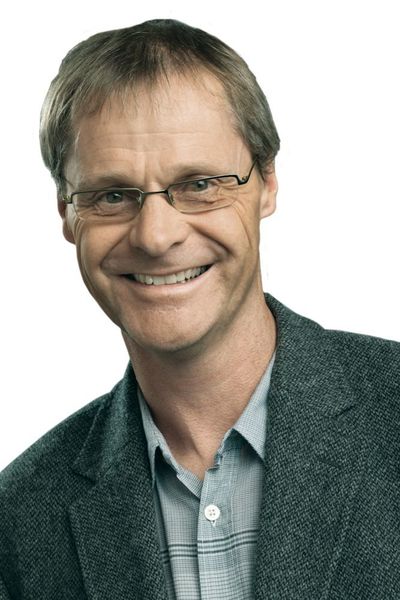 „Ein Produktgreifer legt die Karpulen zur weiteren Bearbeitung nach dem Pilgerschrittprinzip auf zwei Messstrecken ab.“  Stefan Deck, Produktmanager für Palettiersysteme bei IEF-Werner (IEF-Werner)