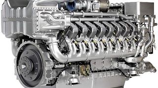 So sieht im Prinzip ein moderner Dieselmotor für Lokomotiven aus. Dass so einer mit ein paar Umbaumaßnahmen auch Wasserstoff oder Biogas „schluckt“, beweisen nun Forschende aus Sachsen-Anhalt. Das könnte viel nützen. (Bild: MTU)