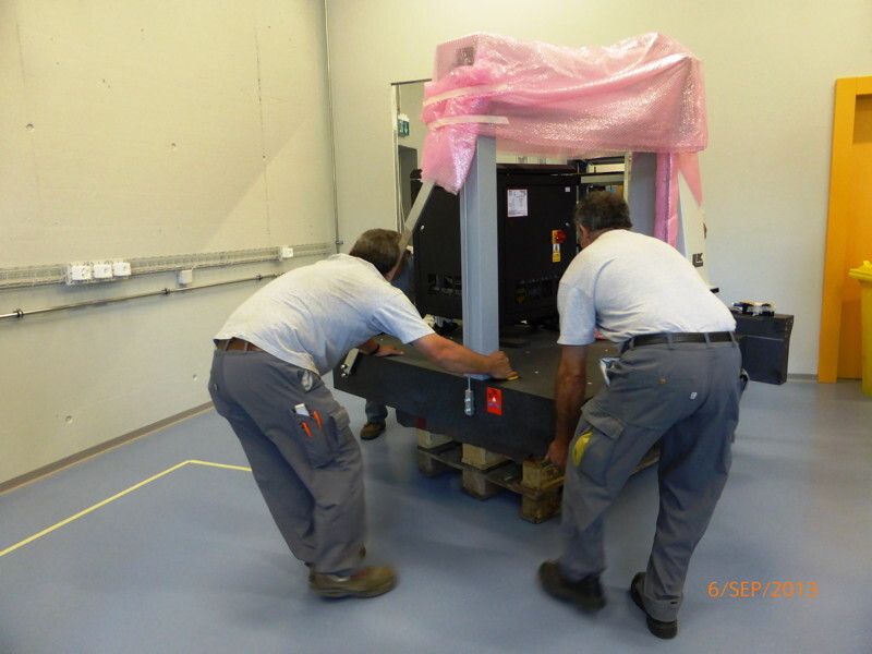 Installation d'une nouvelle machine à mesurer 3D au Technopôle de Sainte-Croix. (Image: CPNV (Photographie de M. Cachemaille pour le JSCE))