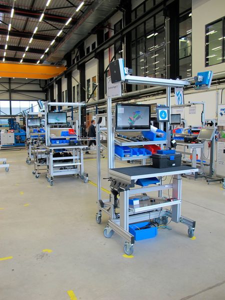 Bossard Smart-Bin in der Demonstrationsfabrik der RWTH Aachen. (© Press'n'Relations/eventfotograf.in JRF e.V)