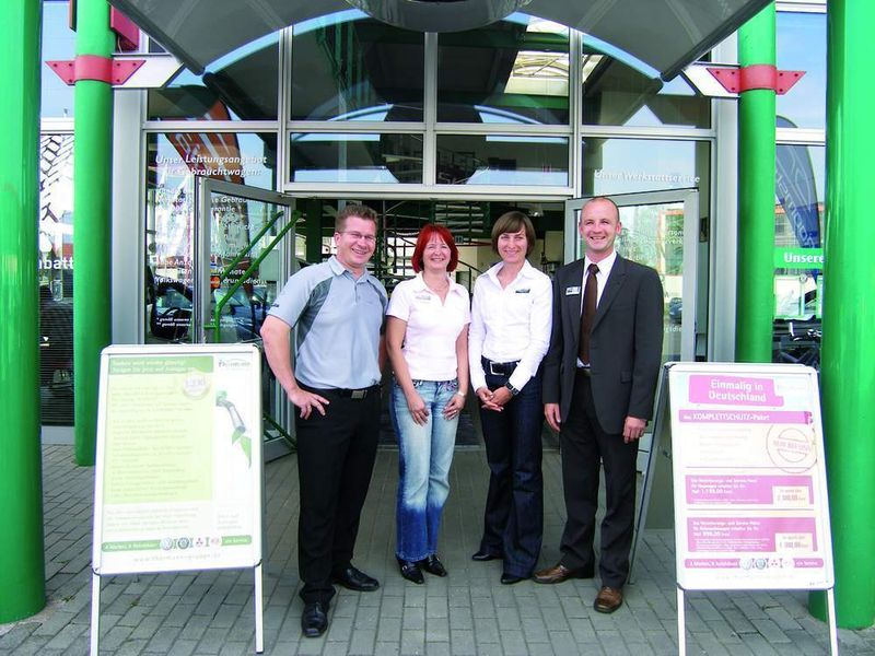 Dynamisches Quartett (v. l.): Geschäftsführer Frank Motejat, Serviceleiterin Conny Kalusche, Marketingleiterin Nicole Schlägel und Daniel Priebs, Mitglied der Geschäftsführung. (Archiv: Vogel Business Media)