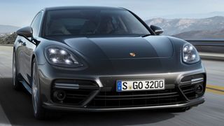 Der Volkswagen-Konzern ruft weltweit über 105.000 Porsche Panamera, Continental GT(C) und Flying Spur zurück in die Vertragswerkstätten.  (Bild: Porsche)