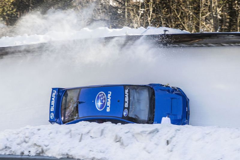 Auch mit einigen Beulen kämpfte sich der Fahrer weiter nach unten. (Subaru USA)