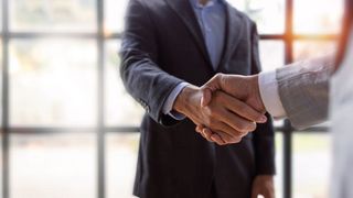 Wenn die Unterlassungserklärung von einem „guten Bekannten“ kommt, zweifeln Gerichte an deren Ernsthaftigkeit und urteilen umso strenger. (Bild: © David - stock.adobe.com)