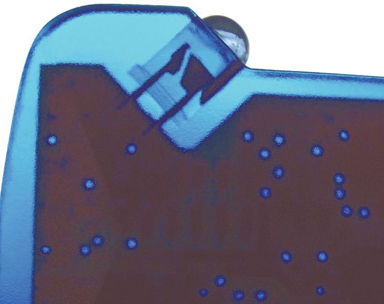 Bild 2: Mit dem Umspritzen der Sensoreinheit wurden LED-Leuchten in das Kunststoffgehäuse eingebettet. Als Kunststoff kam dabei ein Duroplast zur Anwendung.  (Bild: Huonker)