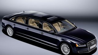 Da für einen Kunden die Langversion des A8 offenbar nicht lang genug war, hat Audi kurzerhand den Audi A8 L extended ins Leben gerufen. (Foto: Audi)