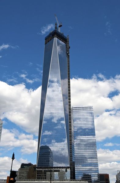 Vollendendet das One World Trade Center: die Spitze mit Rohren von Vallourec & Mannesmann Tubes. (Bild: Stockphoto.com/Jay Lazarin)