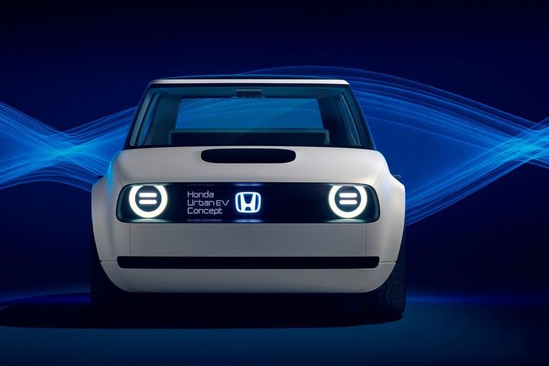 Auf der IAA 2017 sorgte das elektrische Konzeptauto Urban EV bereits für großes Interesse, jetzt können es auch die Besucher des Genfer Autosalons in Augenschein nehmen. (Honda)