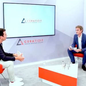 Vorstandsmitglied Thierry Wolter (rechts) im Gespräch mit Moderator Harald Greising. (Bild:  Ceratizit)