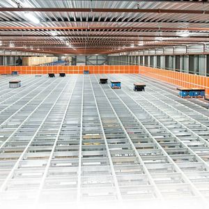 Umweltfreundliche Lösung: Dematic bietet mit ihrem Kommissioniersystem Auto­store einen geringeren Gesamtleistungsverbrauch. Ausserdem wird Energie zurückgewonnen während der Abbremsung durch die Roboter.