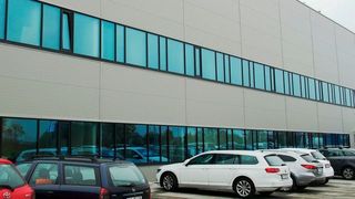 Der neue IAC-Standort im polnischen Opole entstand in nur sieben Monaten Bauzeit. (IAC)