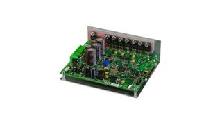 Der Umrichter 4310 (IP 00) ist ein günstiger Einplatinen-Umrichter in Open Frame Ausführung, mit dem sich jetzt auch DC-Motorspindeln betreiben lassen. (Bild: Sycotec)