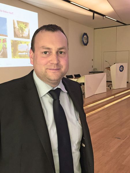 „Manche meinen, die Validierungsphase sei der Puffer vor der Inbetriebnahme, wenn die Zeit zum Ende hin knapp wird. Das stimmt nicht. Auch, wenn der Produktionsdruck groß ist: Diese Zeit ist gut investiert.“  Stefan Höller, Krones (Bild: Reutner/PROCESS)