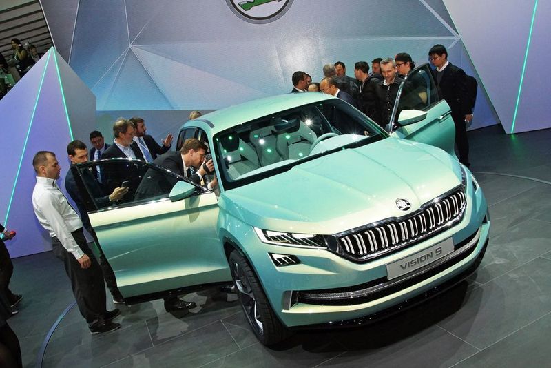 Egal wohin man blickt, auch in den zwei Messehallen des 86. Genfer Automobilsalons gibt es kein Entrinnen vor den hochgebockten Gelände-Softies. (Foto: SP-X/Matthias Knödler)