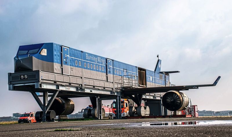 Alle relevanten Bereiche realitätsnah umgesetzt: Das Trainingsmodell für Flughafenfeuerwehren. (Bild: Fire Go GmbH)