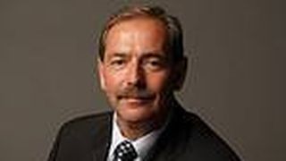 „Je höher der Automatisierungsgrad, desto geringer ist zwangsläufig die Flexibilität, weil nur Menschen und nicht Maschinen auf abweichende Anforderungen reagieren können“, ist Geschäftsführer Werner Felten überzeugt. (Archiv: Vogel Business Media)