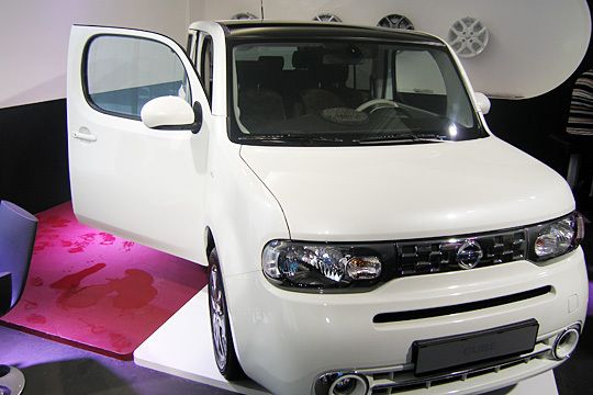 Mit einem eigenwilligen Design des Cube schafft sich Nissan einen Hingucker im Absatzkampf des Jahres 2010. (Archiv: Vogel Business Media)