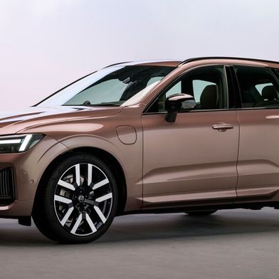 Bei den Design-Überarbeitungen am XC60 fällt vor allem das Front- und Hecklicht ins Auge. Thors Hammer wurde abgespeckt. (Bild: Volvo)