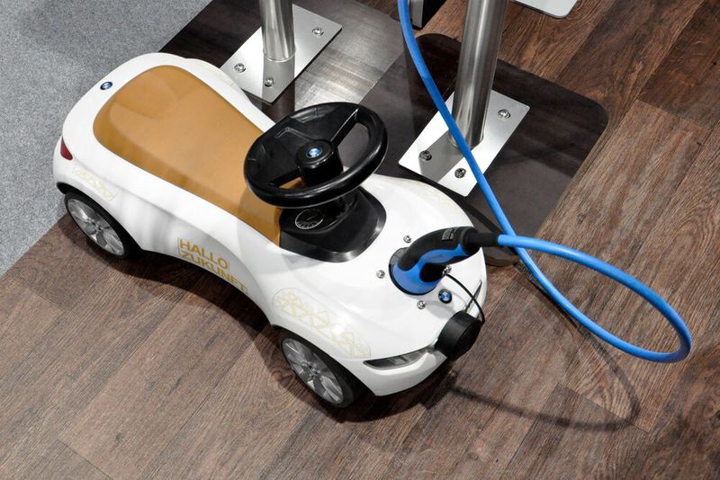 In diesem Jahr stand die Elektromobilität besonders im Fokus. (Bild: Wehner/»kfz-betrieb«)