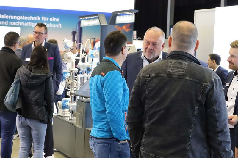 An den Ständen waren die jeweiligen regionalen Ansprechpartner vertreten und boten die Möglichkeit zu lösungsorientierten Fachgesprächen in einer professionellen und serviceorientierten Messeatmosphäre. (Bild: René Thomas / Meorga)