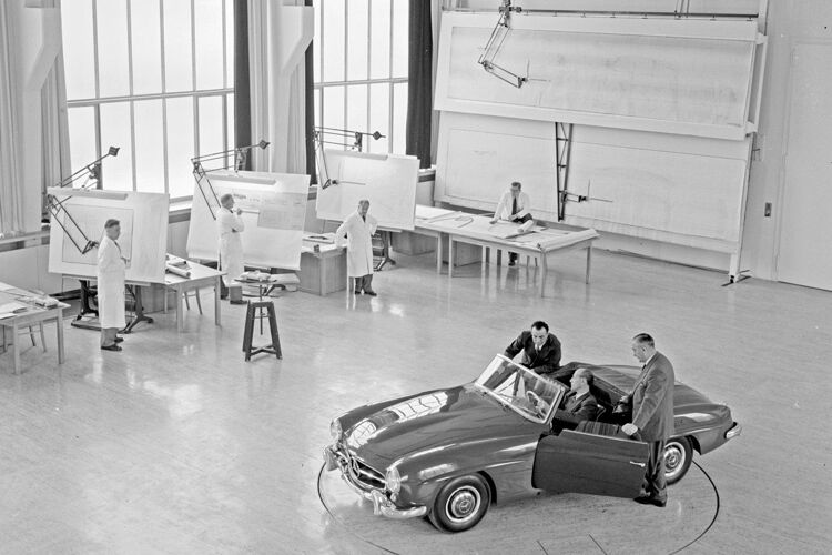 Enstanden ist der berühmte Mercedes-Sportler im Konstruktionsbüro der Stuttgarter Form-Entwicklungsabteilung.  (Foto: Mercedes)