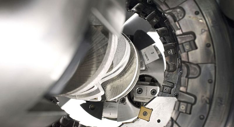 Die Innenrundfräsmaschinen Heller RFK 300 arbeiten bei der Mafa mit zwei gleichzeitig im Einsatz befindlichen Fräseinheiten. Dadurch sind die Produktionsmaschinen besonders produktiv. (Bild:  Heller)