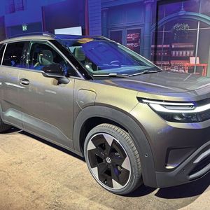 Mit 4.153 mm Länge ist der ID.Cross etwas größer als der T-Cross und positioniert sich als Einstieg ins elektrische SUV-Segment, ähnlich dem Geschwister ID.Polo im Kleinwagenbereich.(Bild:  Achter – VCG)