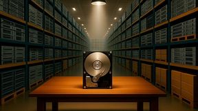 Selbstverständlich sind drehende Festplatten noch lange nicht tot. Dank Leil lassen sie sich sogar „aufbohren“, um noch besser mit ihren SSD-Konkurrenten mithalten zu können. (Bild: KI-generiert)