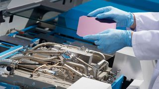 Beim SALD-Verfahren werden atomare Nanobeschichtungen dreidimensional aufgetragen. Durch schichtweise Materialkombinationen entstehen funktionale Oberflächen. (SALD B.V)