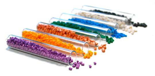 Granulate wie diese sind das Endprodukt des Kunststoffrecyclings. Sie sind Ausgangsmaterial für neue Kunststoffprodukte. Granulate wie diese sind das Endprodukt des Kunststoffrecyclings. Sie sind Ausgangsmaterial für neue Kunststoffprodukte.