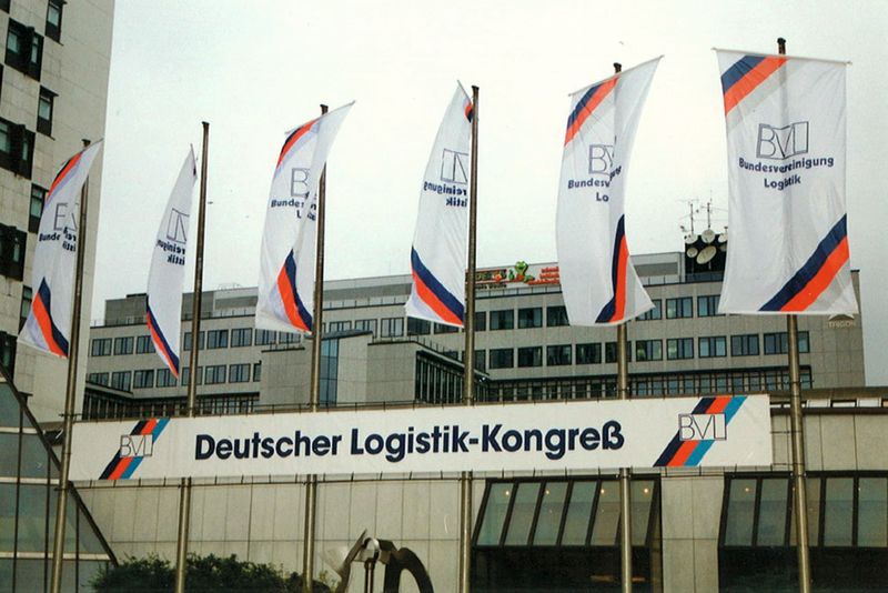 Nicht nur die Schreibweise des DLK hat sich in den letzten Jahren geändert. Der Veranstalter, die BVL, feiert in diesem Jahr den 30. Geburtstag des Logistikertreffens in Berlin. (Bild: BVL)