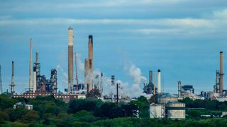 Mehrere Mineralölkonzerne sollen dem Umweltbundesamt Zertifikate für chinesische Klimaprojekte vorgelegt haben, die nun im Verdacht stehen, gefälscht zu sein.  (Bild: frei lizenziert)