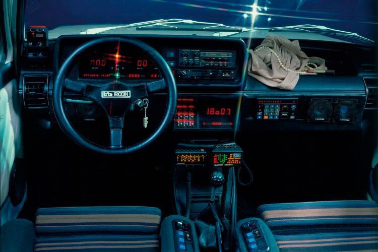 In den Achtzigern wagte sich Buchmann auch an die Marke VW. Auch hier, wie das Beispiel dieses Golf 1 zeigt, installierte er in Sachen Anzeigen/Infotainment alles, was die Elektronik zum damaligen Zeitpunkt hergab. (Buchmann)